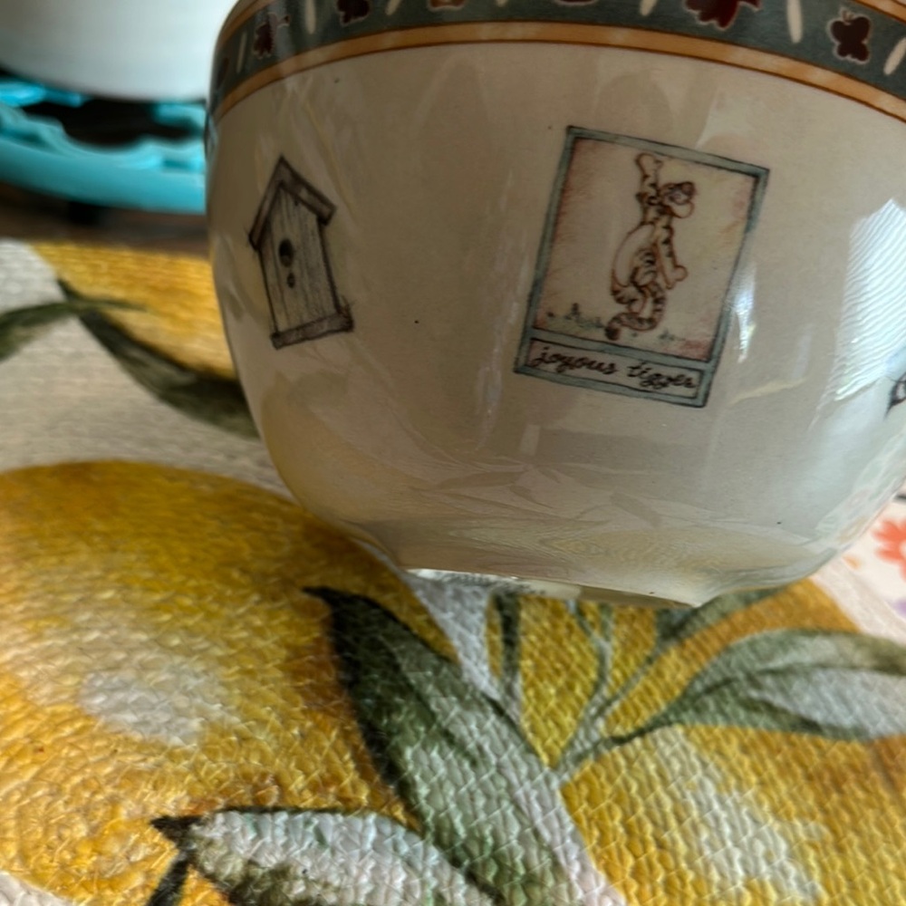Disney Cream and Brown Bowls - Picture 5 of 7